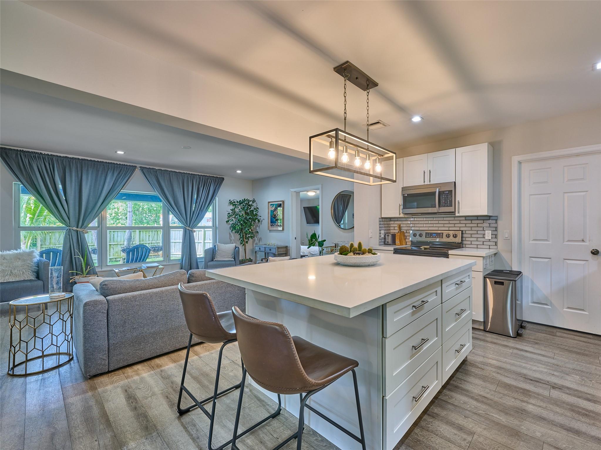 Lauderdale Park 6-33 1/2 - Residential