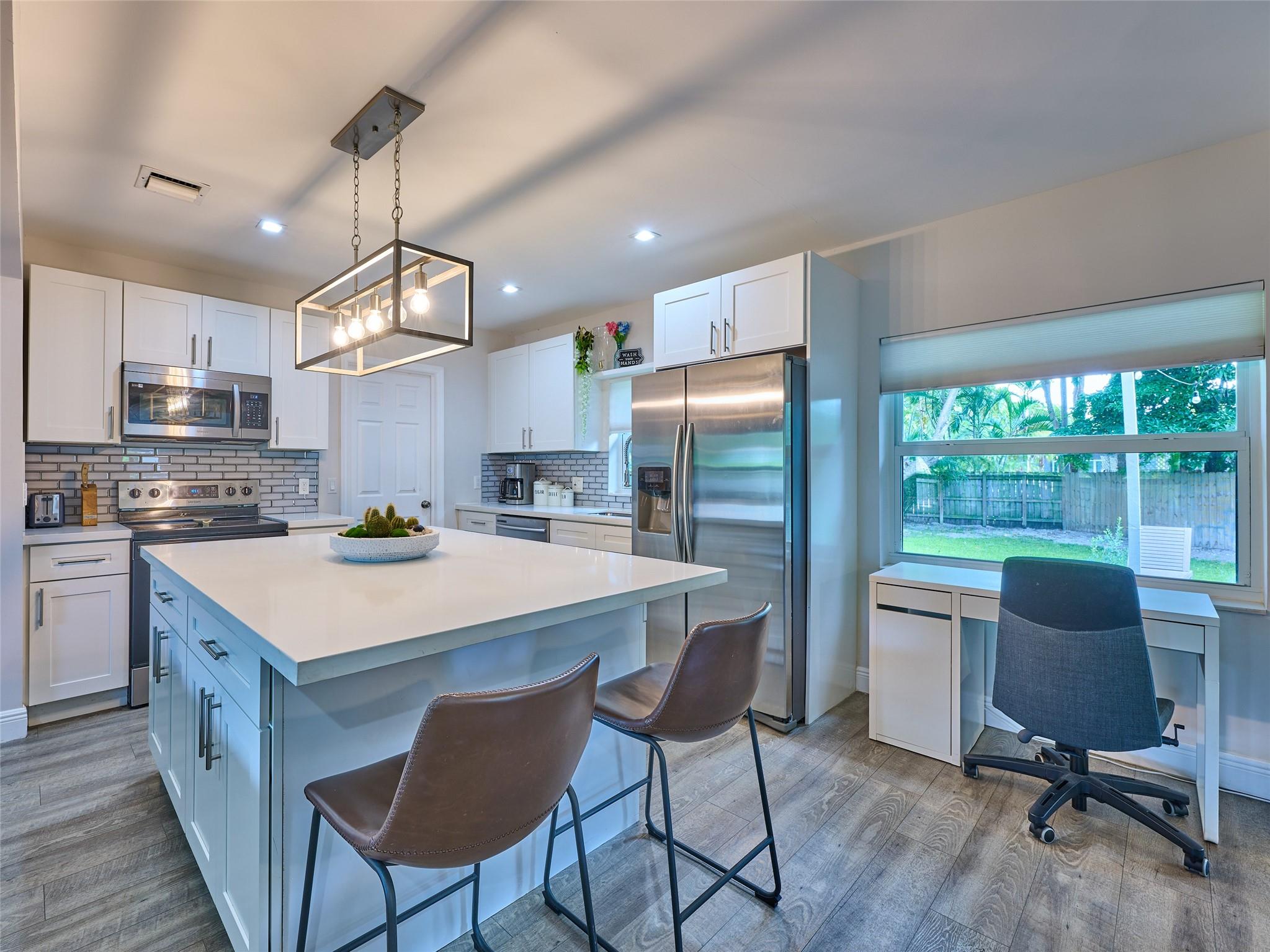 Lauderdale Park 6-33 1/2 - Residential