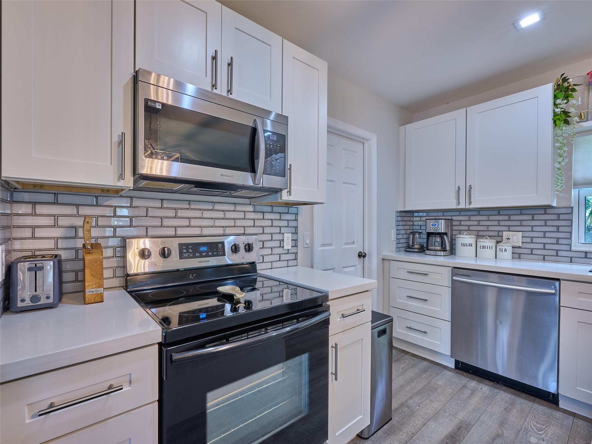 Lauderdale Park 6-33 1/2 - Residential