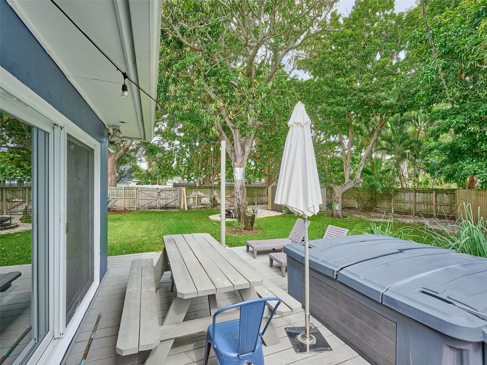 Lauderdale Park 6-33 1/2 - Residential