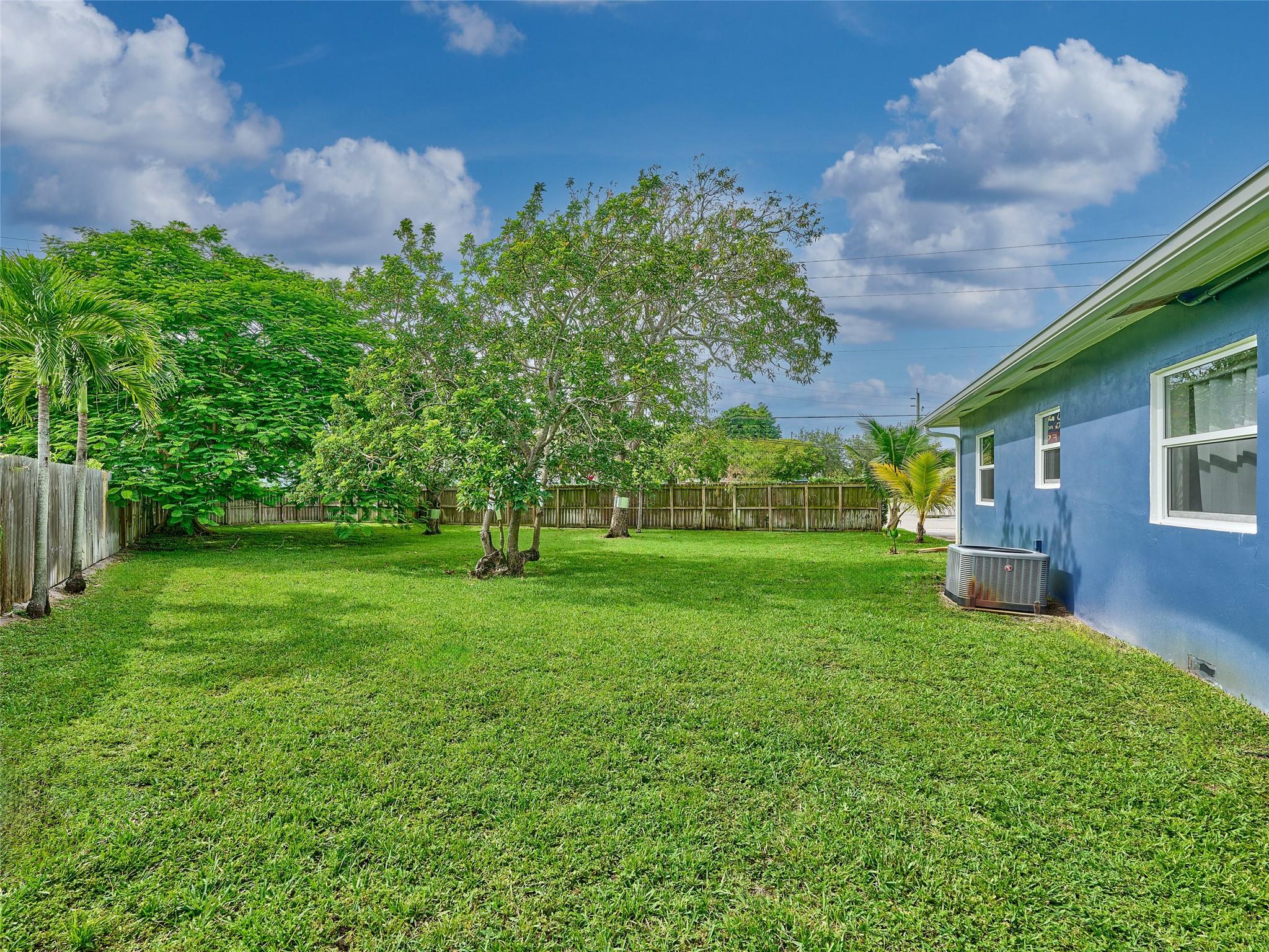Lauderdale Park 6-33 1/2 - Residential