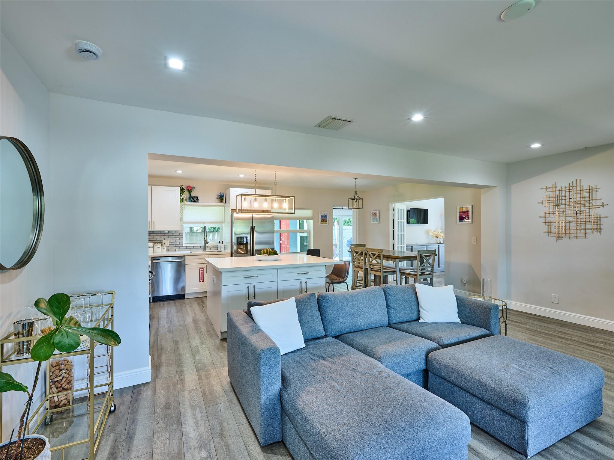 Lauderdale Park 6-33 1/2 - Residential