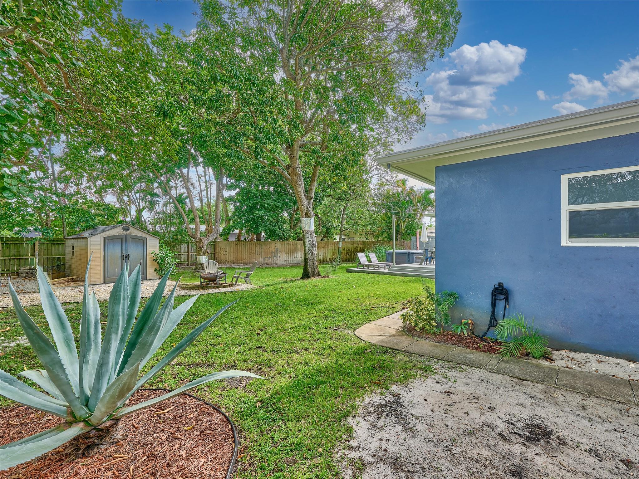 Lauderdale Park 6-33 1/2 - Residential