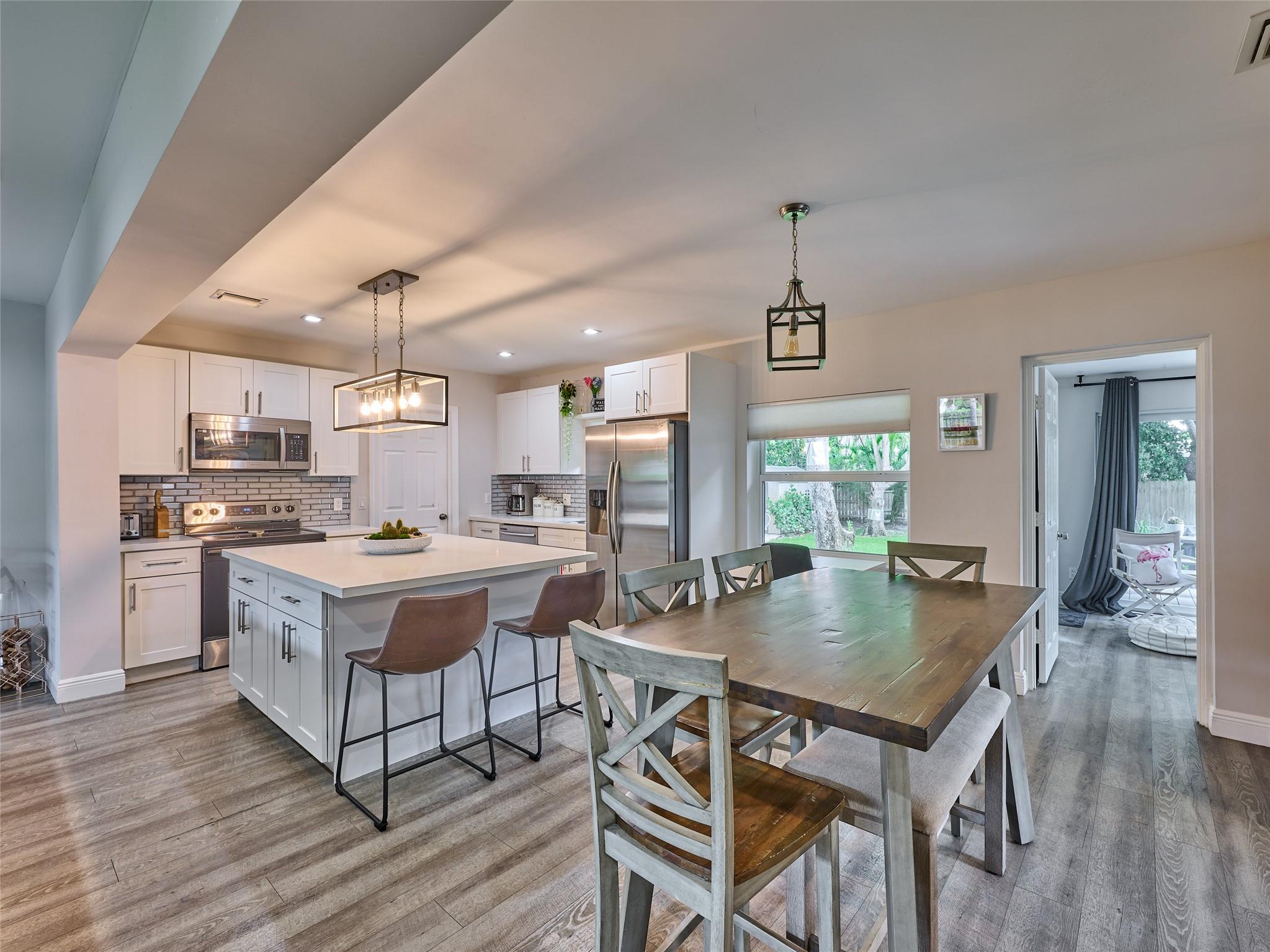 Lauderdale Park 6-33 1/2 - Residential