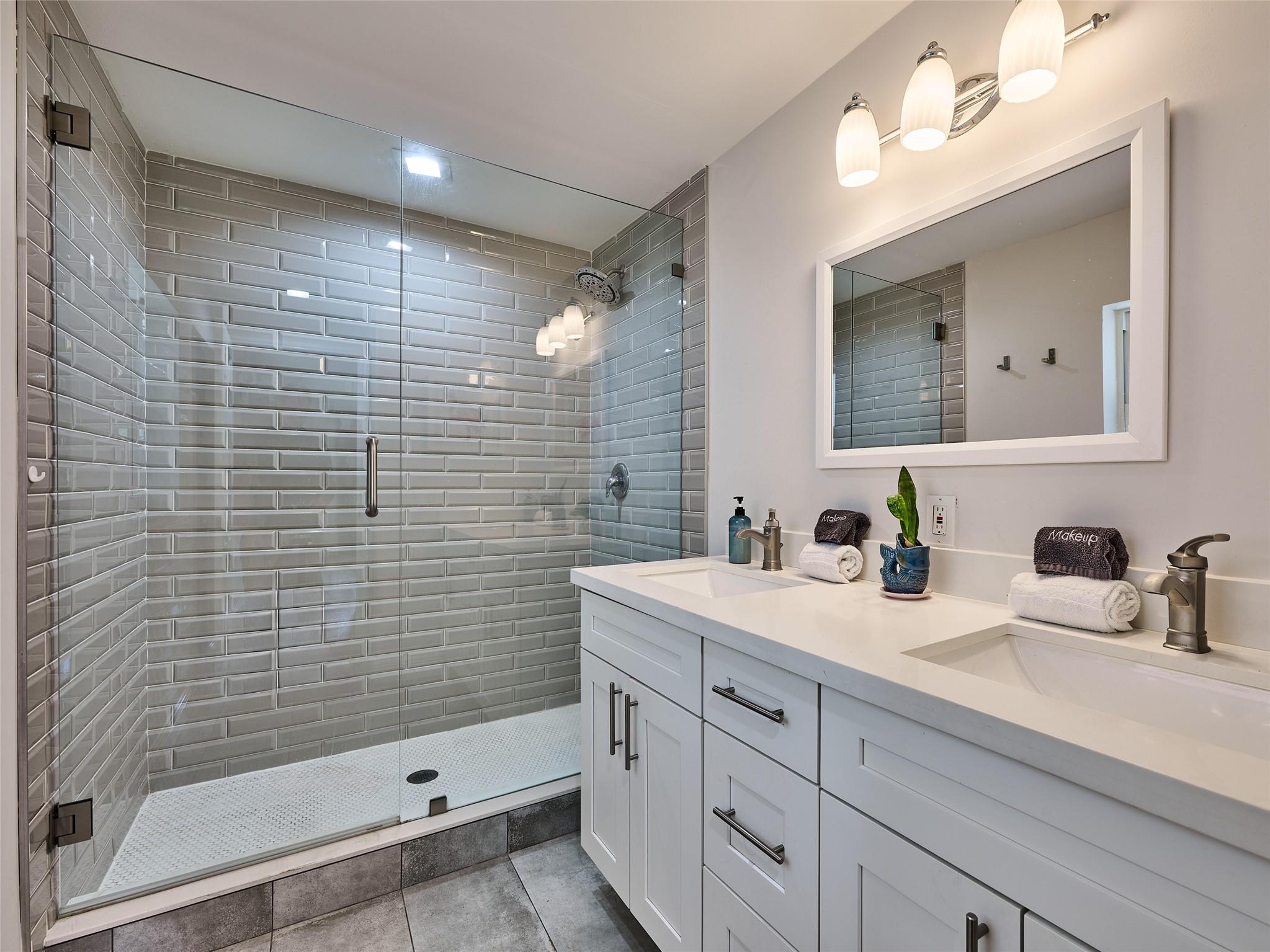 Lauderdale Park 6-33 1/2 - Residential