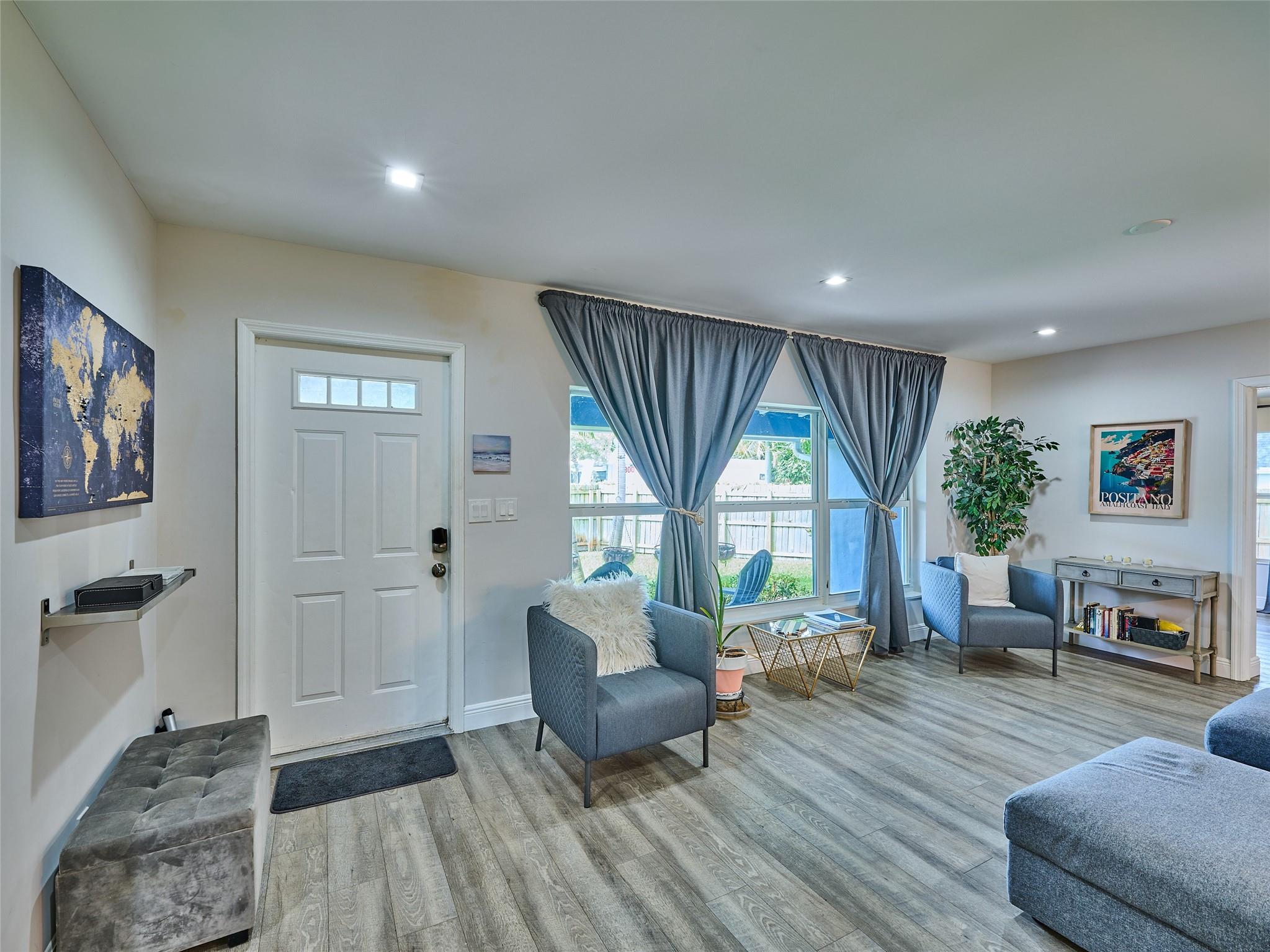 Lauderdale Park 6-33 1/2 - Residential