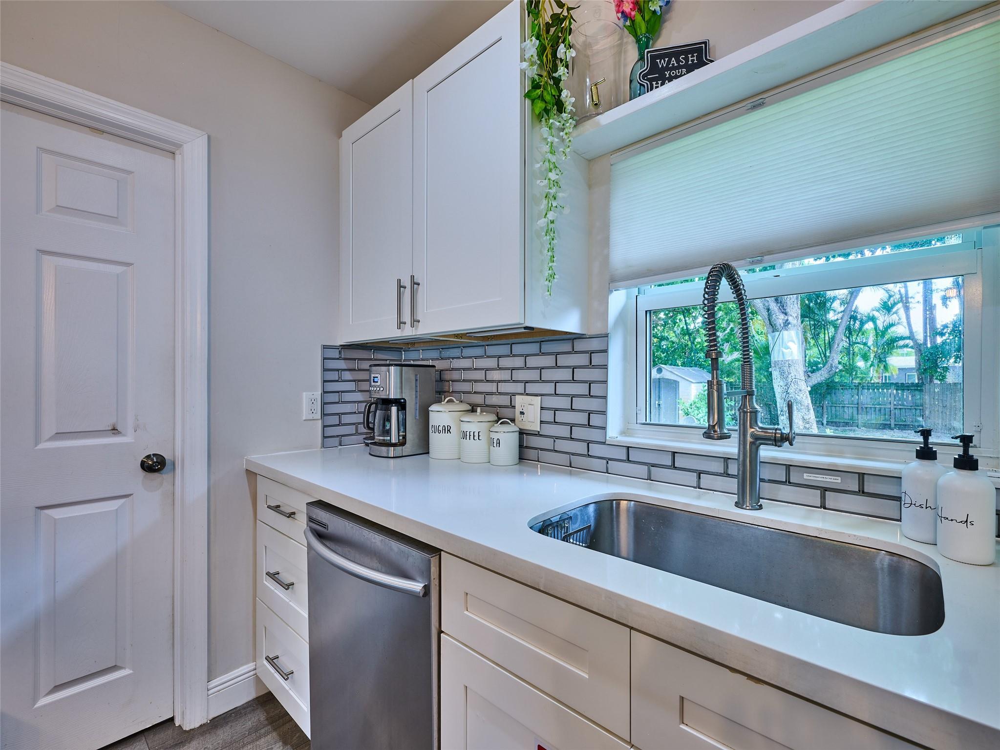 Lauderdale Park 6-33 1/2 - Residential