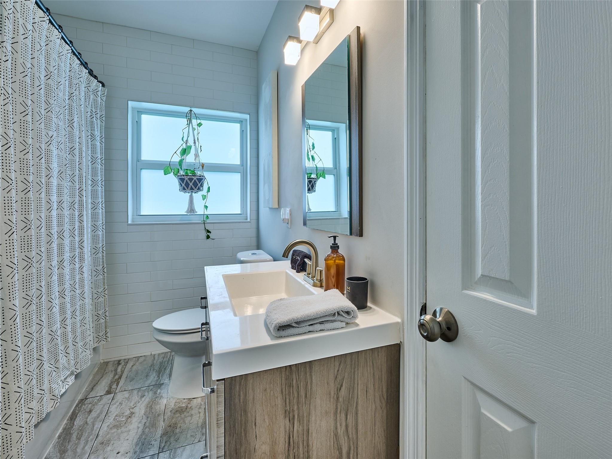 Lauderdale Park 6-33 1/2 - Residential