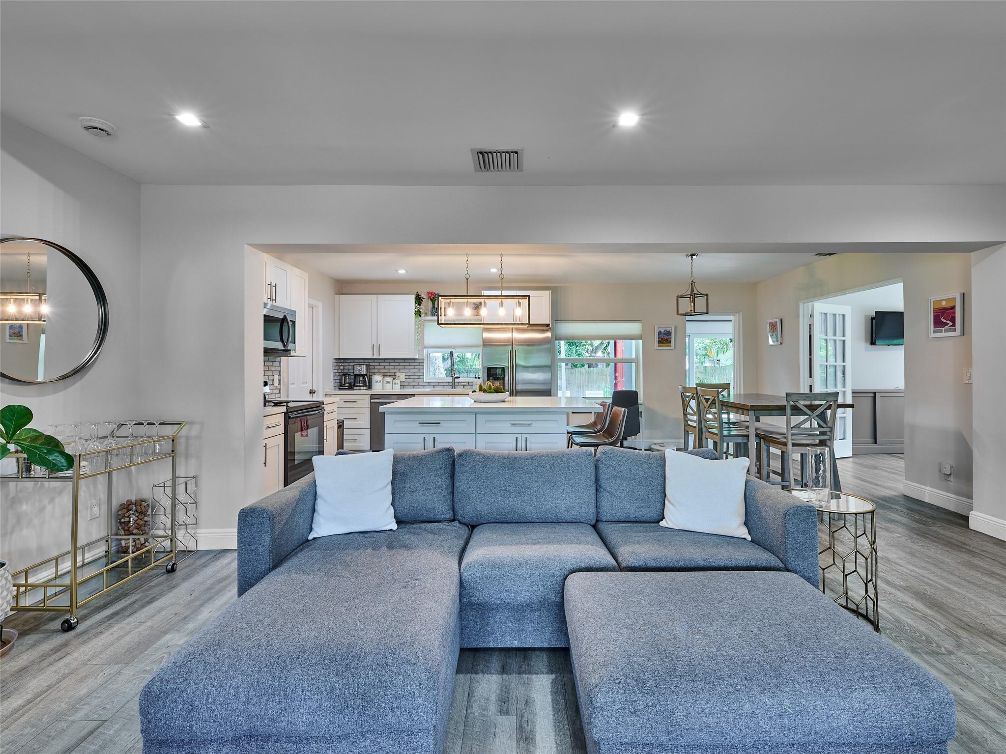 Lauderdale Park 6-33 1/2 - Residential