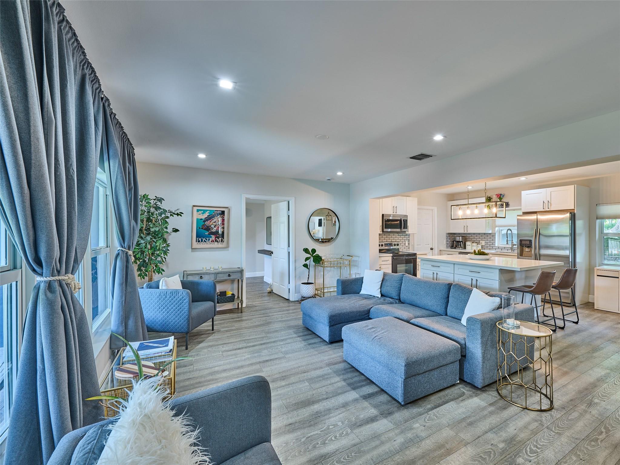 Lauderdale Park 6-33 1/2 - Residential