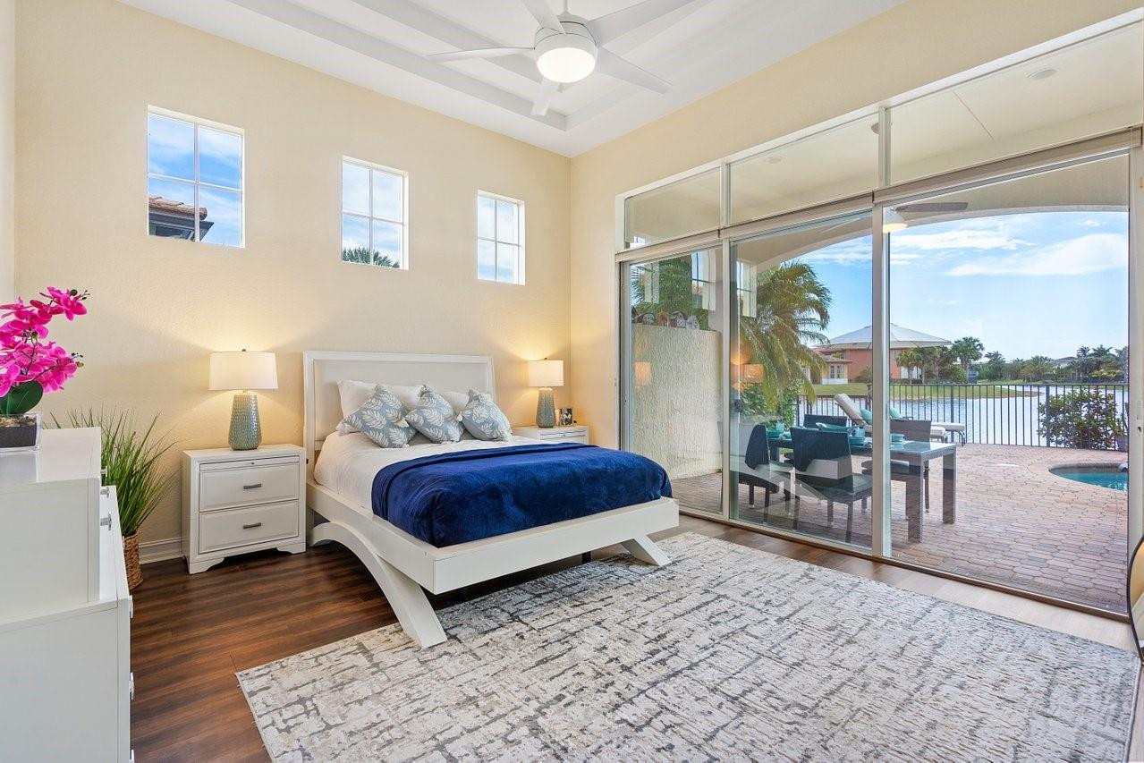 MEADOWBROOK - Residential