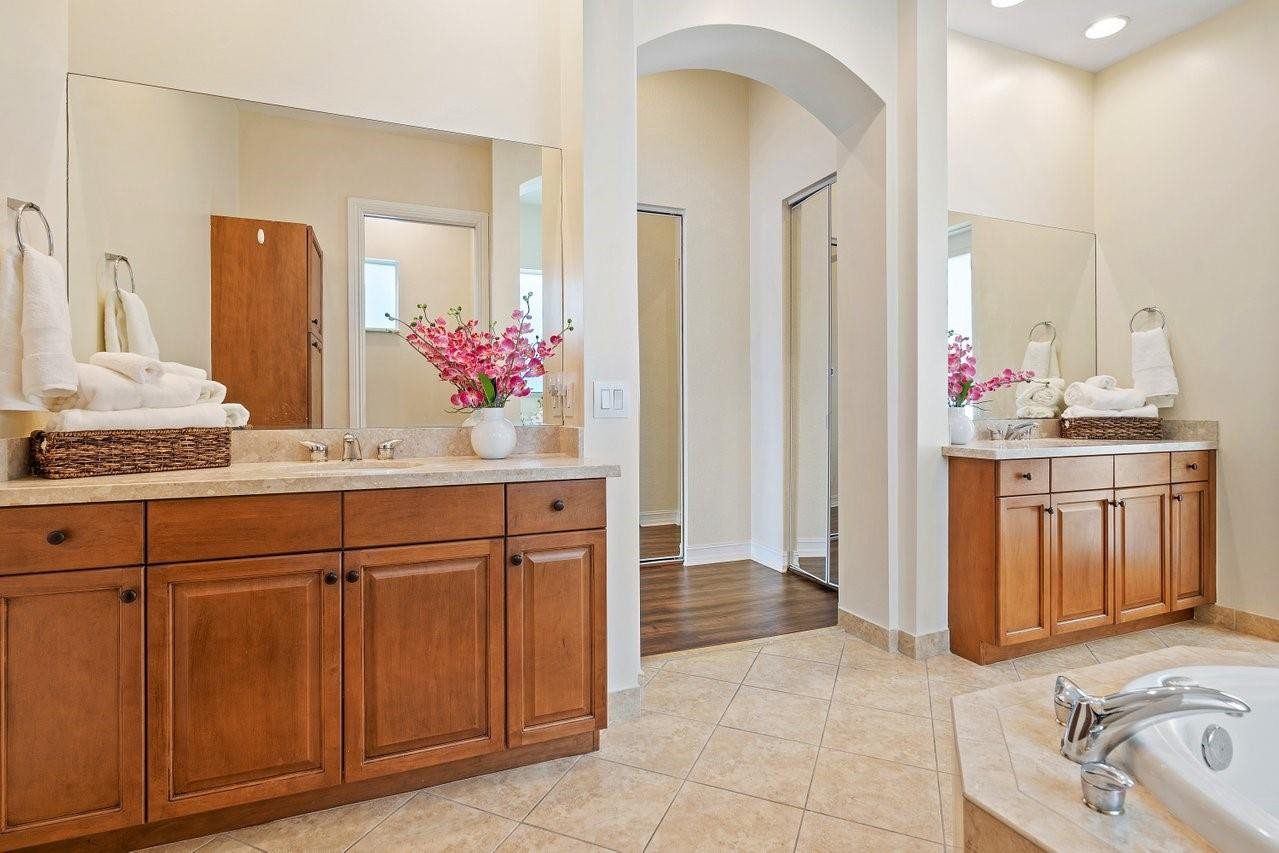 MEADOWBROOK - Residential
