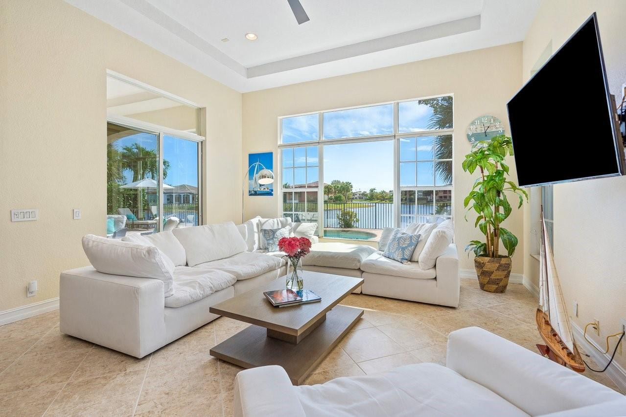 MEADOWBROOK - Residential