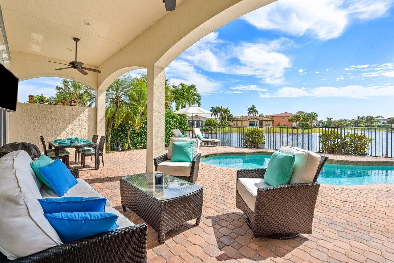 MEADOWBROOK - Residential