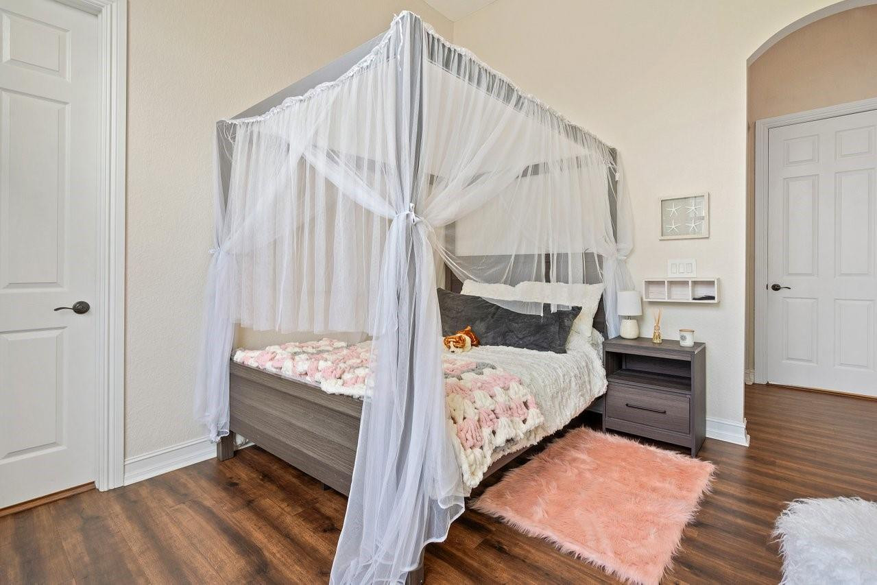 MEADOWBROOK - Residential
