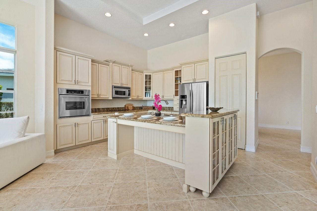 MEADOWBROOK - Residential