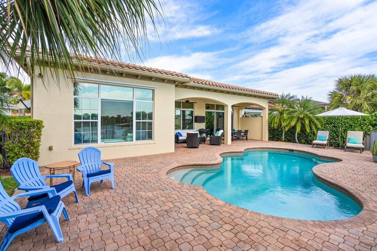 MEADOWBROOK - Residential