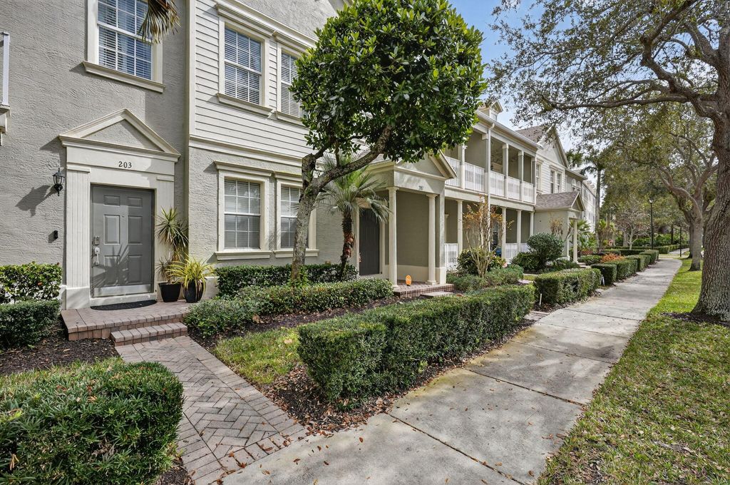 Photo of 203 E Thatch Palm Circle, Jupiter, FL 33458 (MLS # R11164711)