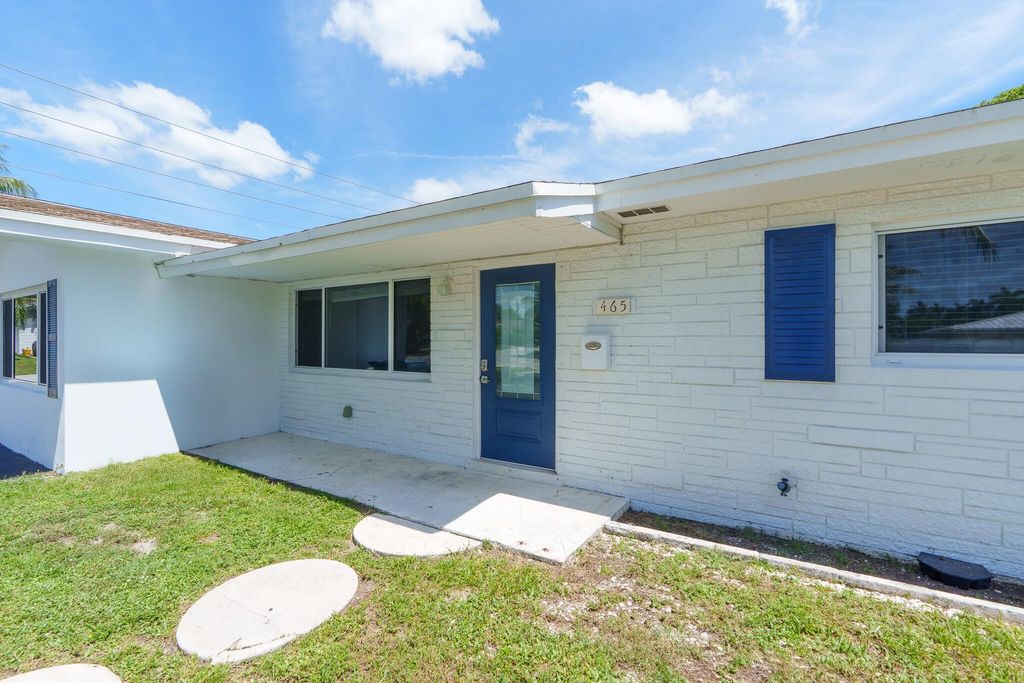Photo of 465 SW 3rd Avenue, Boynton Beach, FL 33435 (MLS # R11110572)
