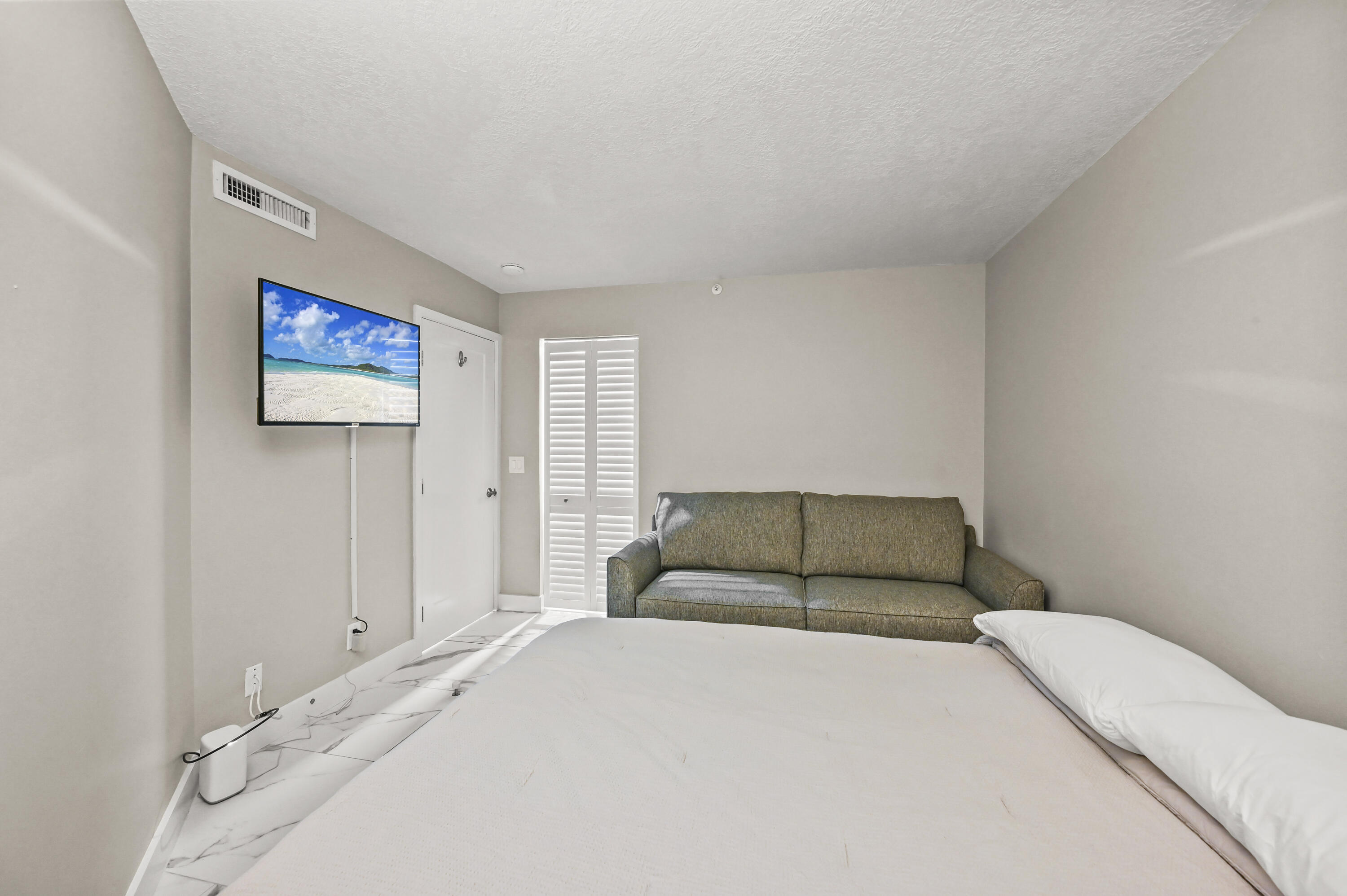 PRINCESS OF HUTCHINSON ISLAND - Residential Lease