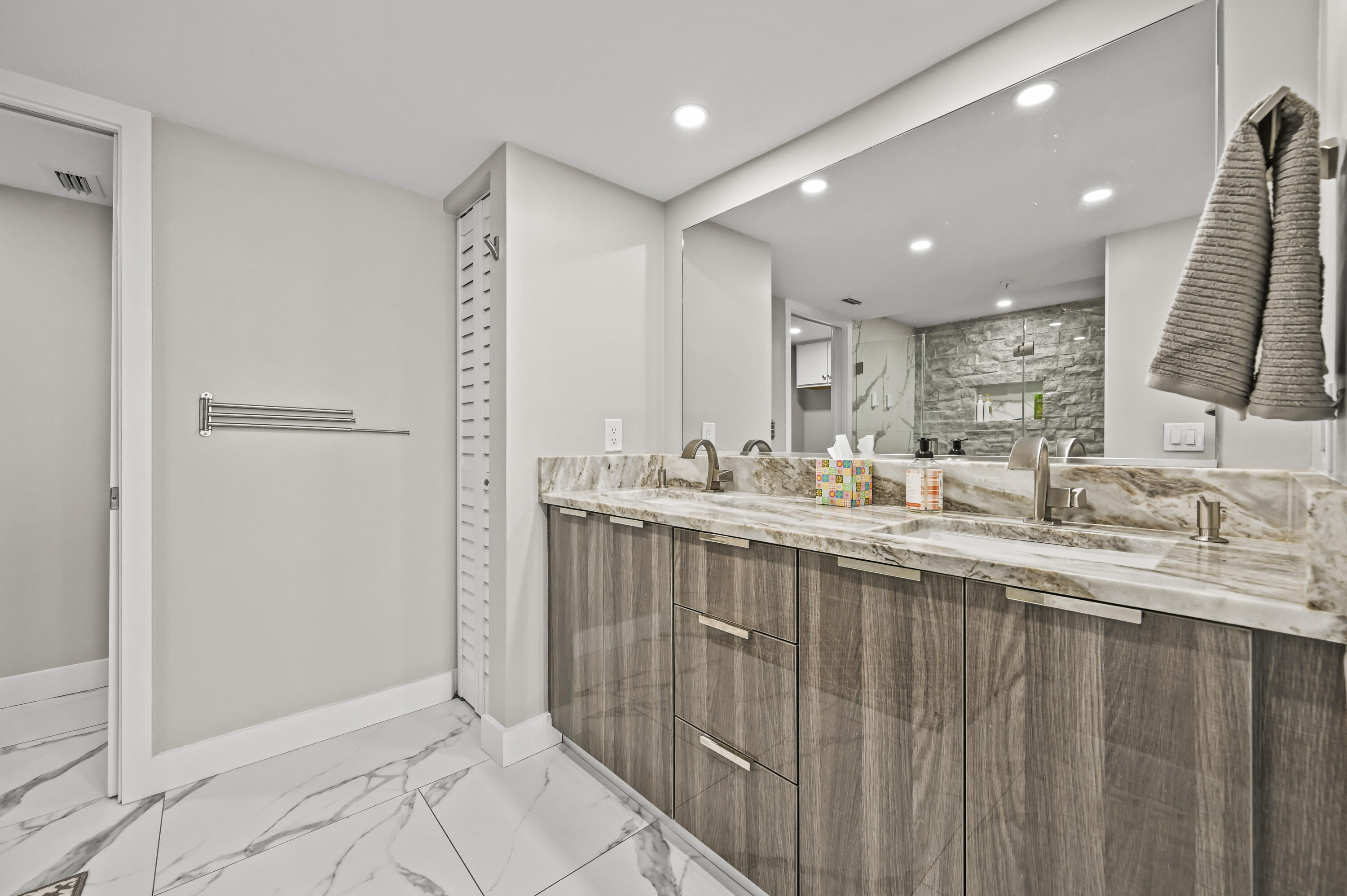 PRINCESS OF HUTCHINSON ISLAND - Residential Lease