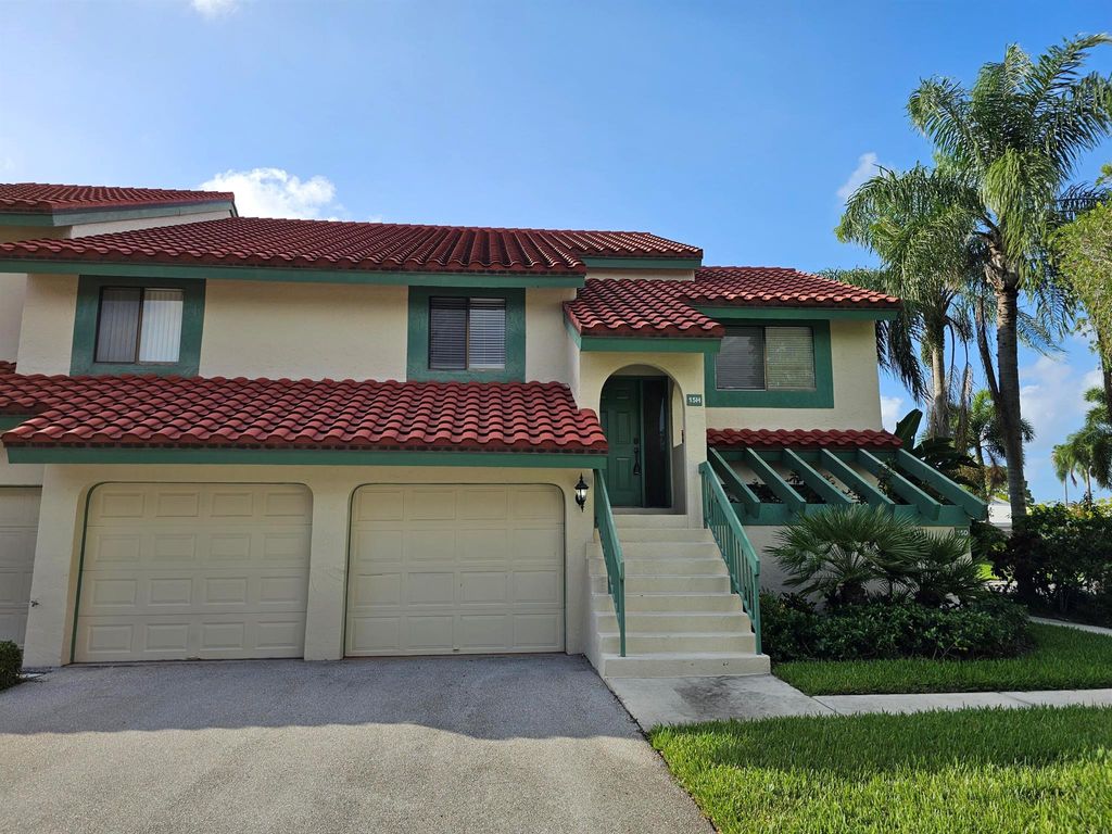 Photo of 15 Lexington Lane E #H, Palm Beach Gardens, FL 33418 (MLS # R10895560)