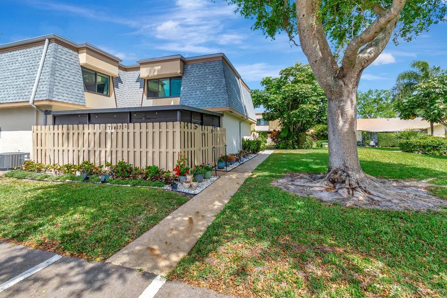 BEAUTIFULLY RENOVATED, HIGH QUALITY MATERIALS, 2 BEDROOM, 2 .1 BATH, 2 LEVEL TOWNHOME, 1384 SQ. FT. NEW ROOF. LARGE FENCED PATIO  WITH PALM TREES TO RELAX. OPEN CONCEPT, LIVING, DINING, KITCHEN, RICH WOOD CABINETS, SAMSUNG APPLIANCES. NEW TILE FLOORING, CROWN MOLDING, POPCORN REMOVED. HALF BATH ON LEVEL 1 WITH  FULL SIZE WASHER/DRYER. RICH WOOD KITCHEN CABINETS. LARGE BEDROOMS, CALIFORNIA CLOSET, BATHROOMS RE-DONE. FULL ACCORDION SHUTTERS. CORNER LOCATION, CLOSE TO POOL AND CLUBHOUSE. ACTIVE 55 + COMMUNITY. LOTS OF TENNIS, PICKLEBALL, BOCCE. CLUBHOUSE WITH GYM, THEATER, 5 POOLS, LAKE WITH WALKING PATH. PERFECT DELRAY BEACH LOCATION. HOA INCLUDES WIFI, PET FRIENDLY.