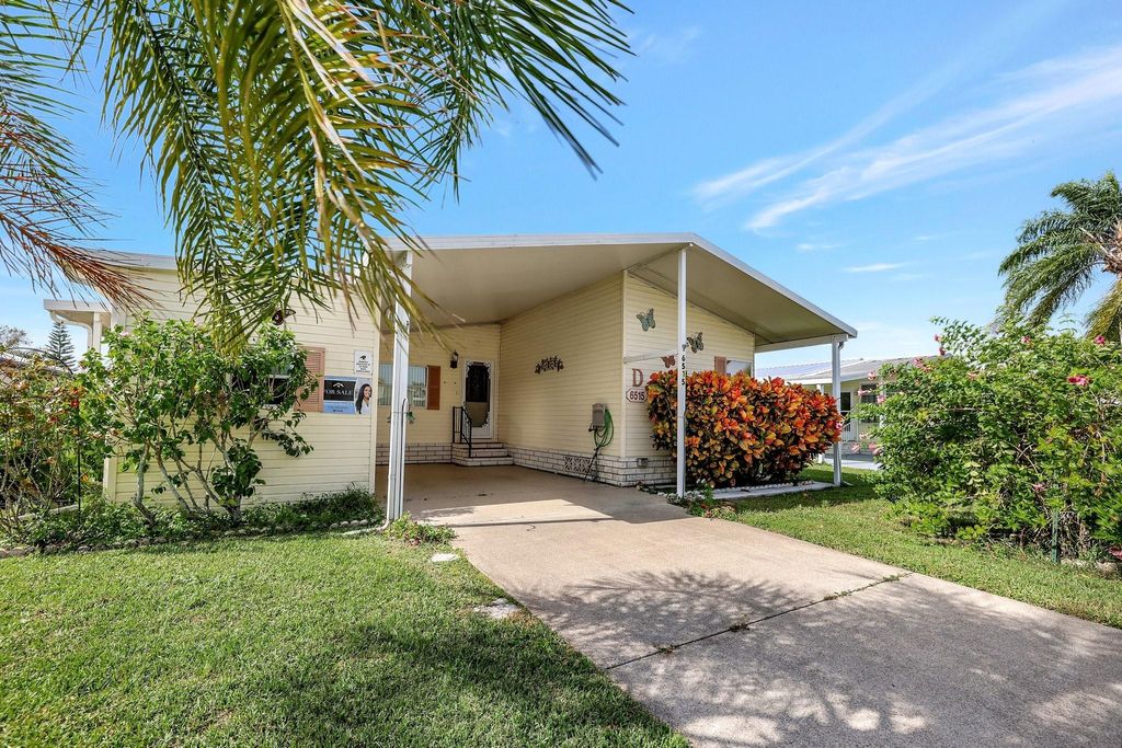 Photo of 6515 Spanish Lakes Boulevard, Fort Pierce, FL 34951 (MLS # F10469356)