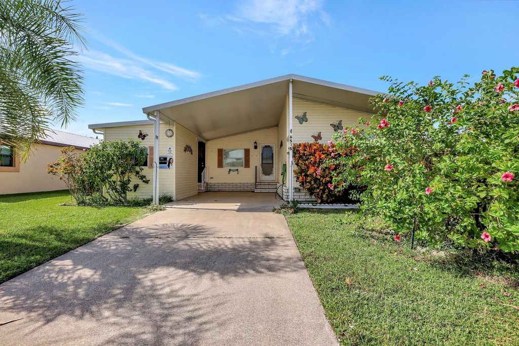 Photo of 6515 Spanish Lakes Boulevard, Fort Pierce, FL 34951 (MLS # F10469356)