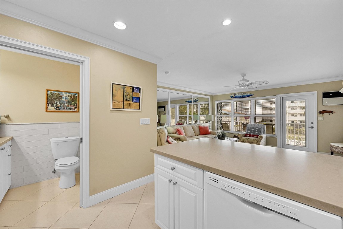 1110 N Riverside Drive 24