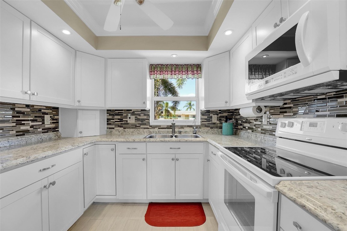 Cresthaven Villas - Residential