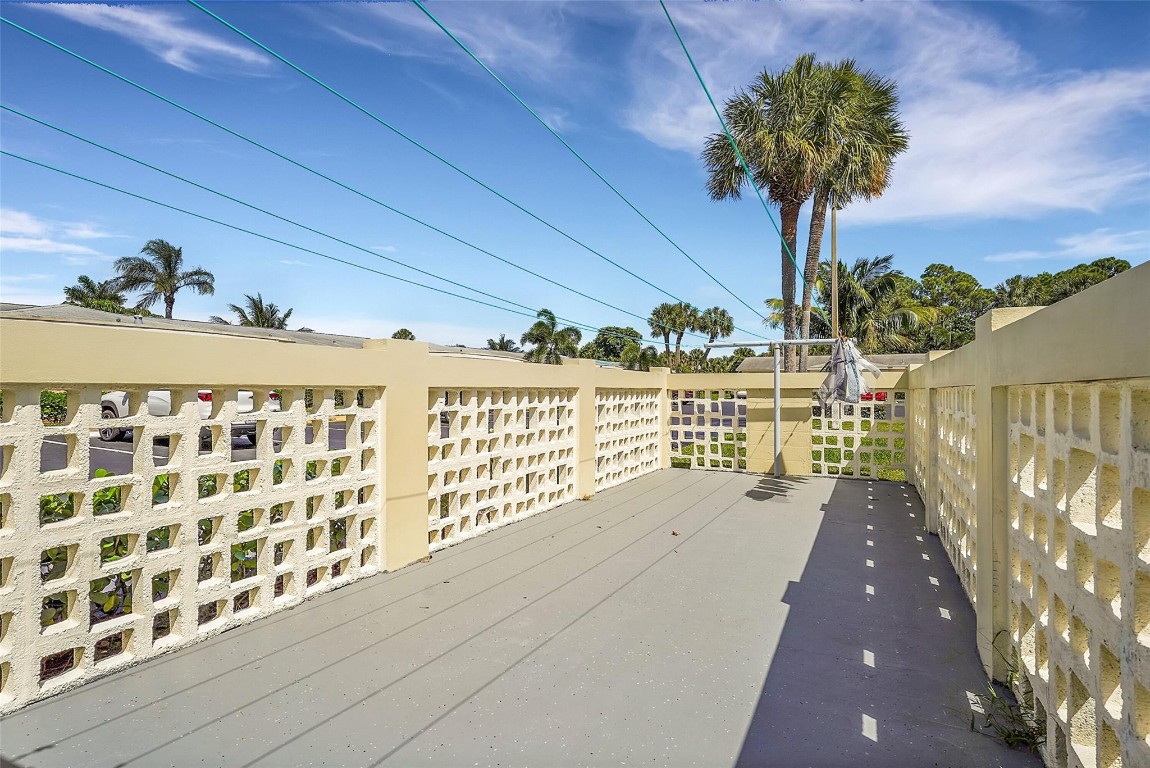 Cresthaven Villas - Residential