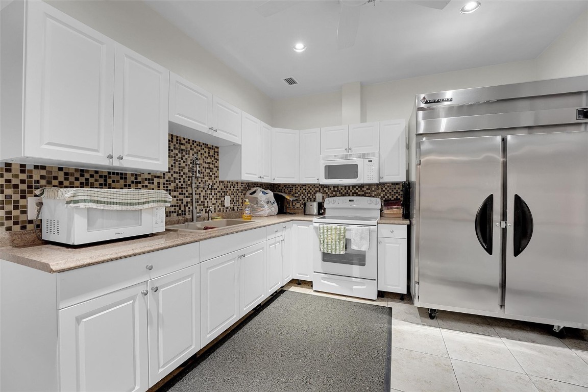 Cresthaven Villas - Residential