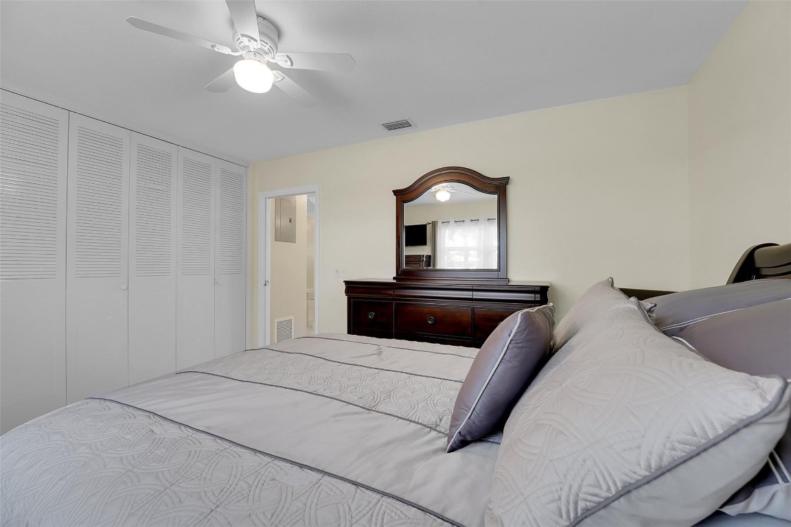 Cresthaven Villas - Residential