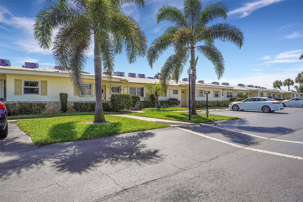 Cresthaven Villas - Residential
