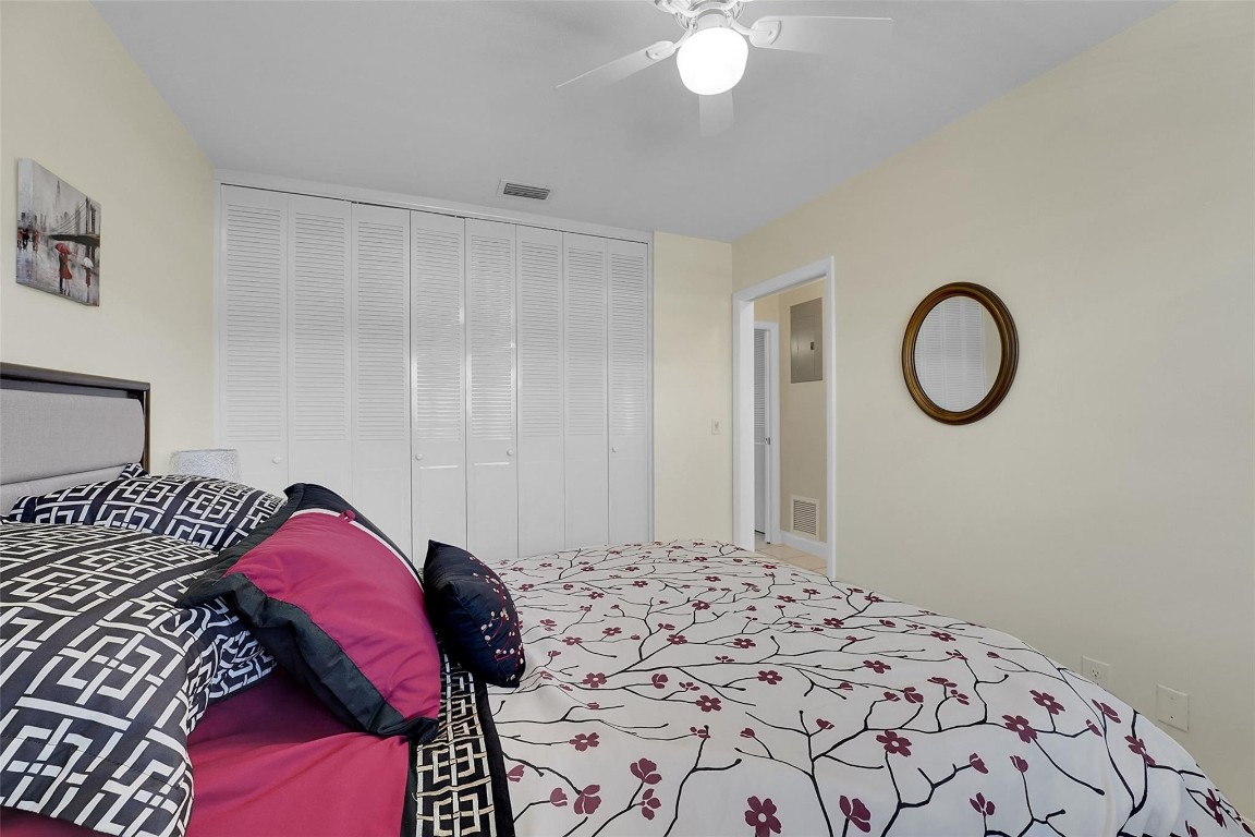 Cresthaven Villas - Residential