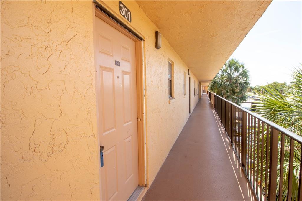 Isle Sandalfoot Condo 01- - Residential Lease