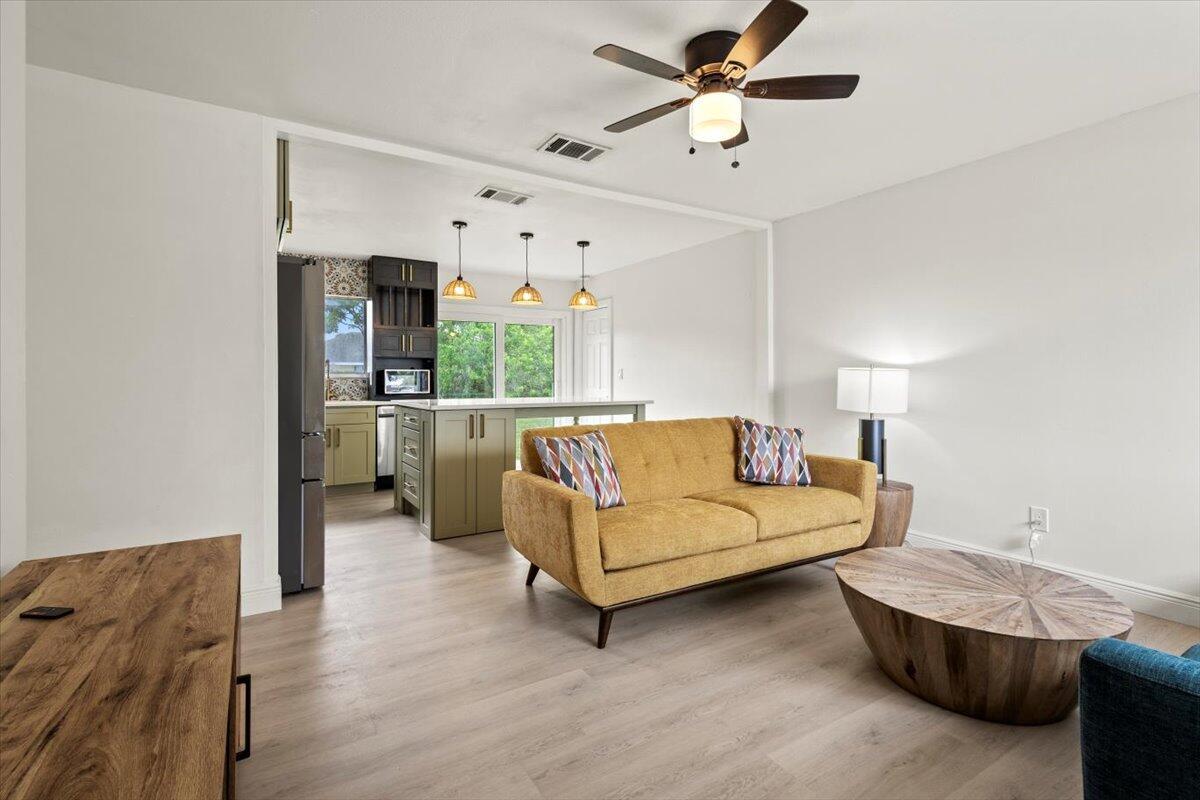 PORT ST LUCIE SECTION 42 1ST REPLAT - Residential