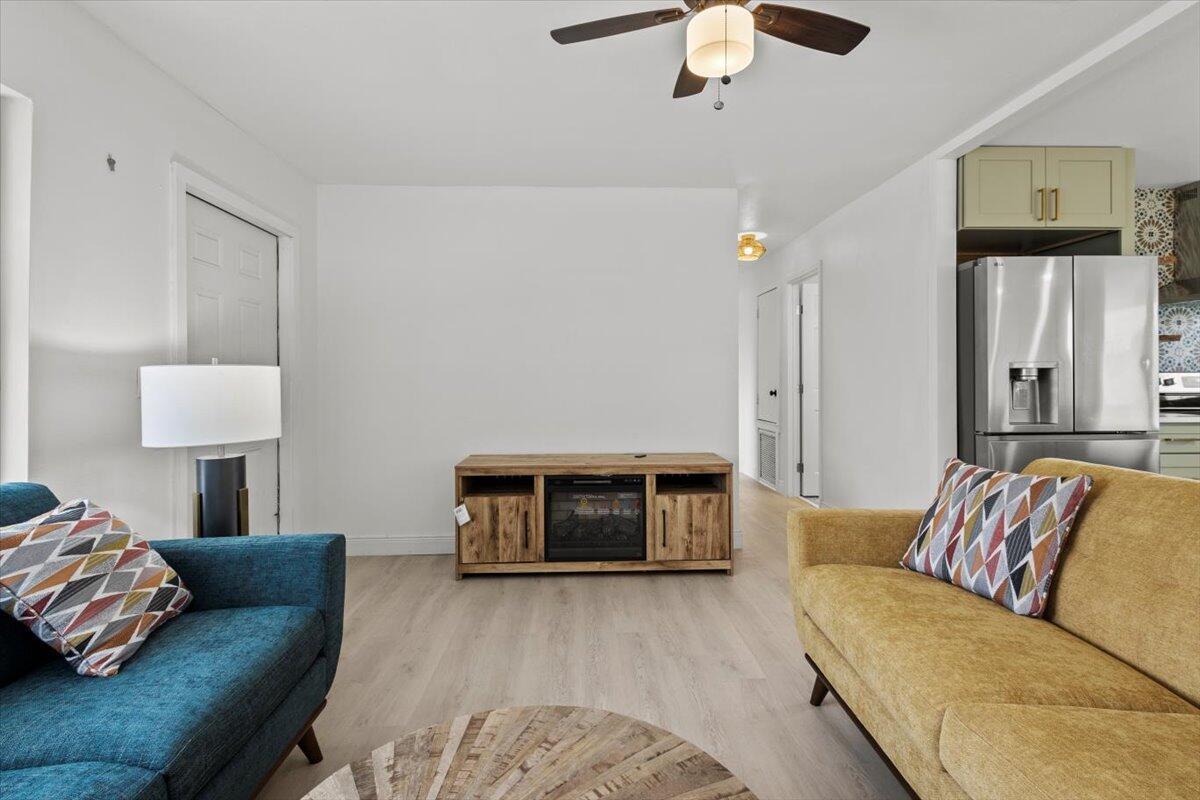 PORT ST LUCIE SECTION 42 1ST REPLAT - Residential