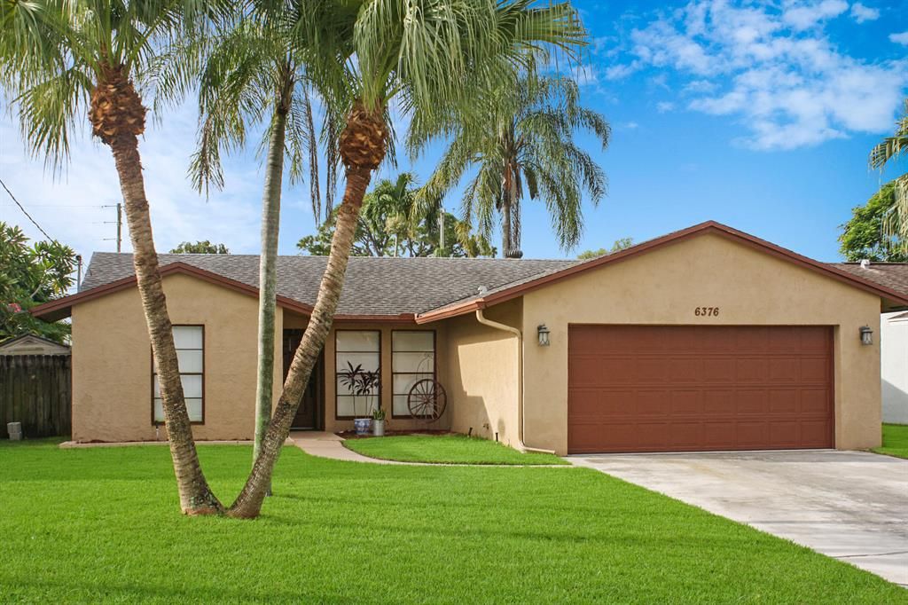 Photo of 6376 Foster Street, Jupiter, FL 33458 (MLS # R10747181)