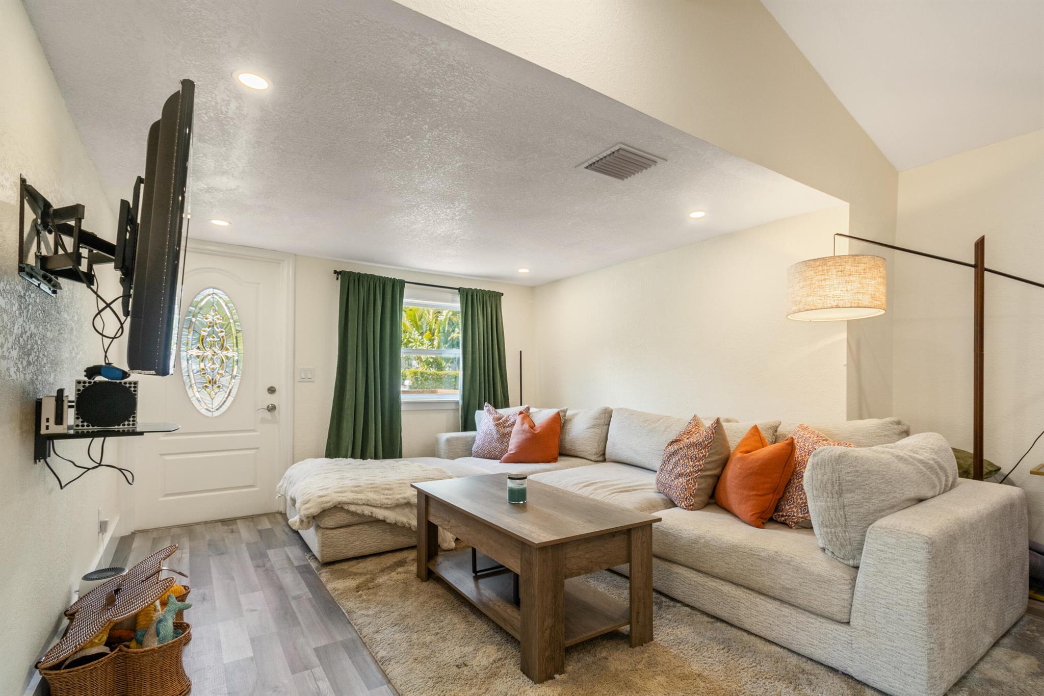 LAKEVIEW HEIGHTS ADD 3 - Residential Lease