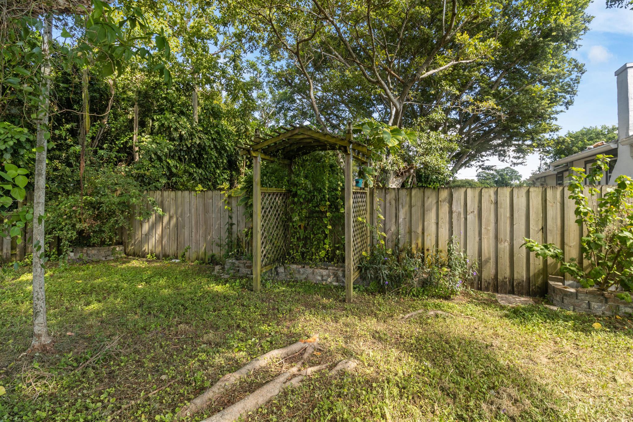 LAKEVIEW HEIGHTS ADD 3 - Residential Lease