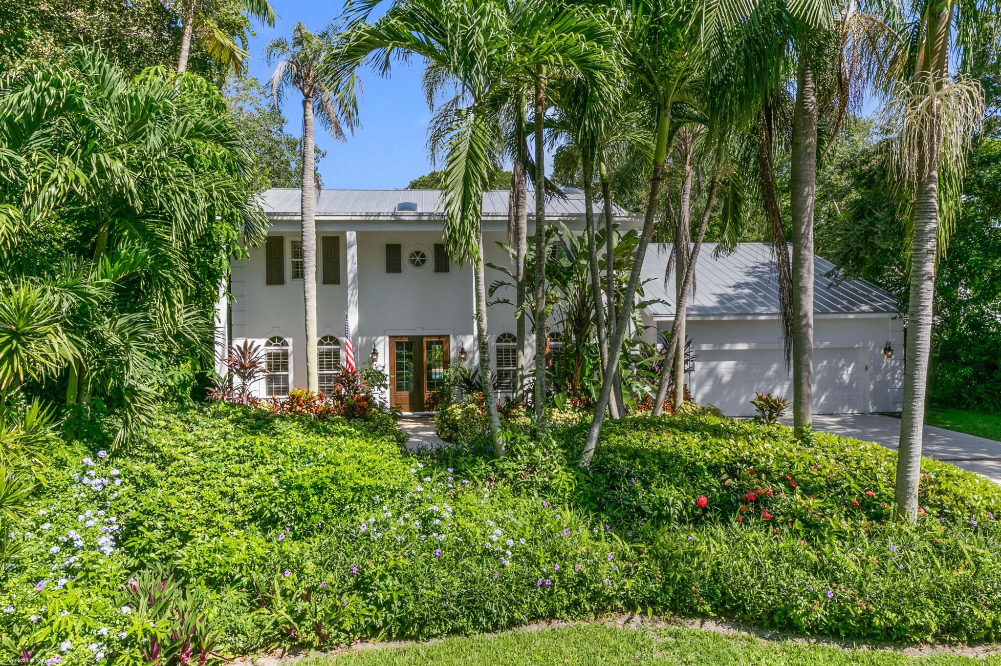 16 Ridgeview Road N