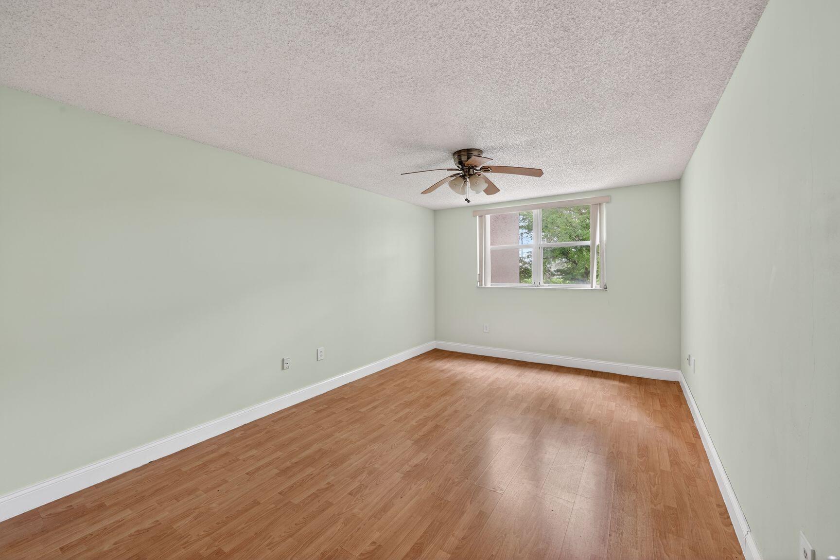 LAS VISTAS AT DORAL CONDO - Residential