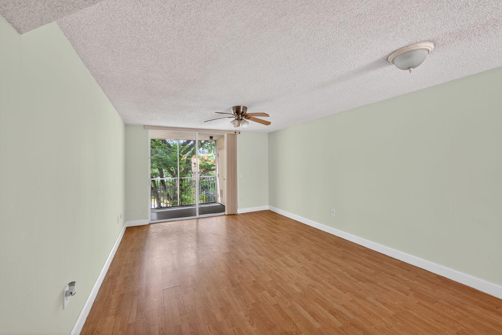 LAS VISTAS AT DORAL CONDO - Residential
