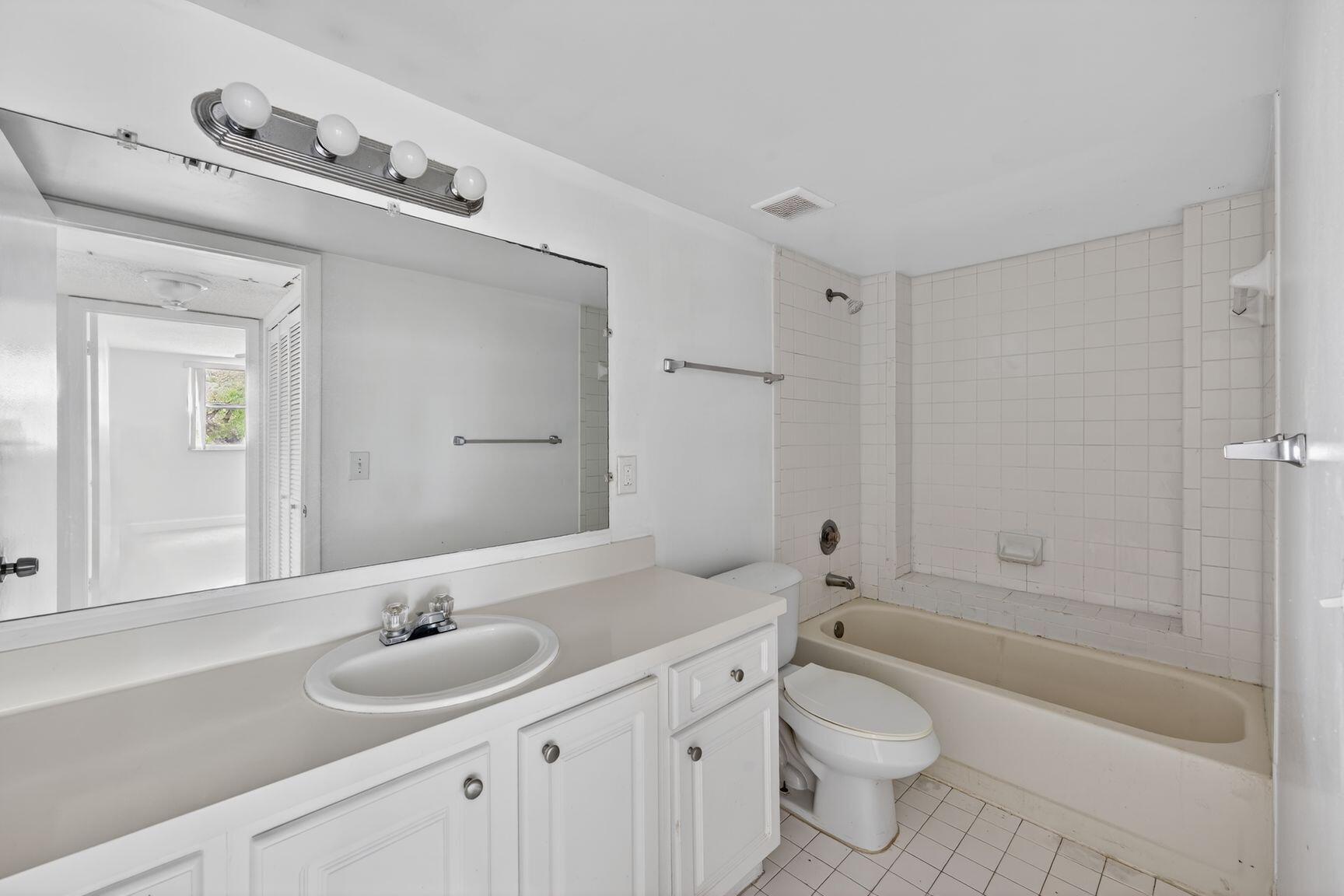 LAS VISTAS AT DORAL CONDO - Residential