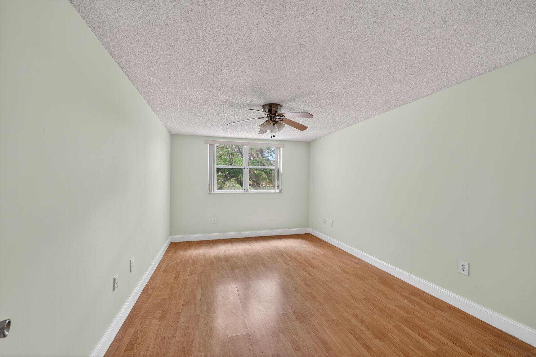 LAS VISTAS AT DORAL CONDO - Residential