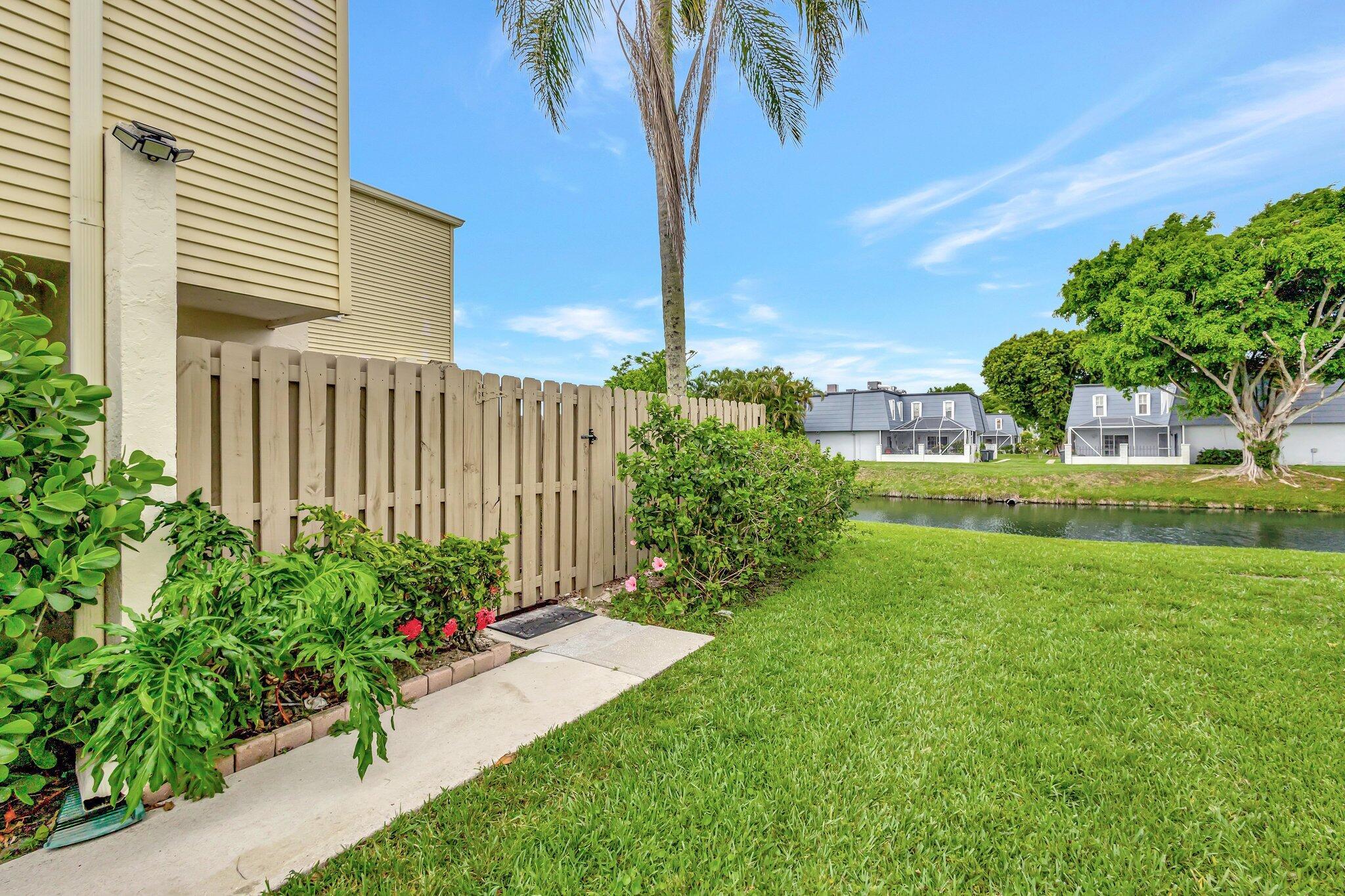 1586 Shaker Circle