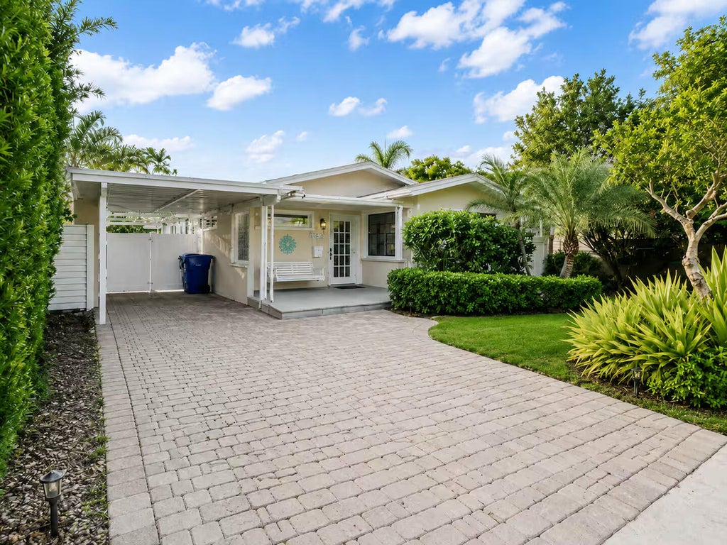 Photo of 1507 GARFIELD Street, Hollywood, FL 33020 (MLS # B26068664)