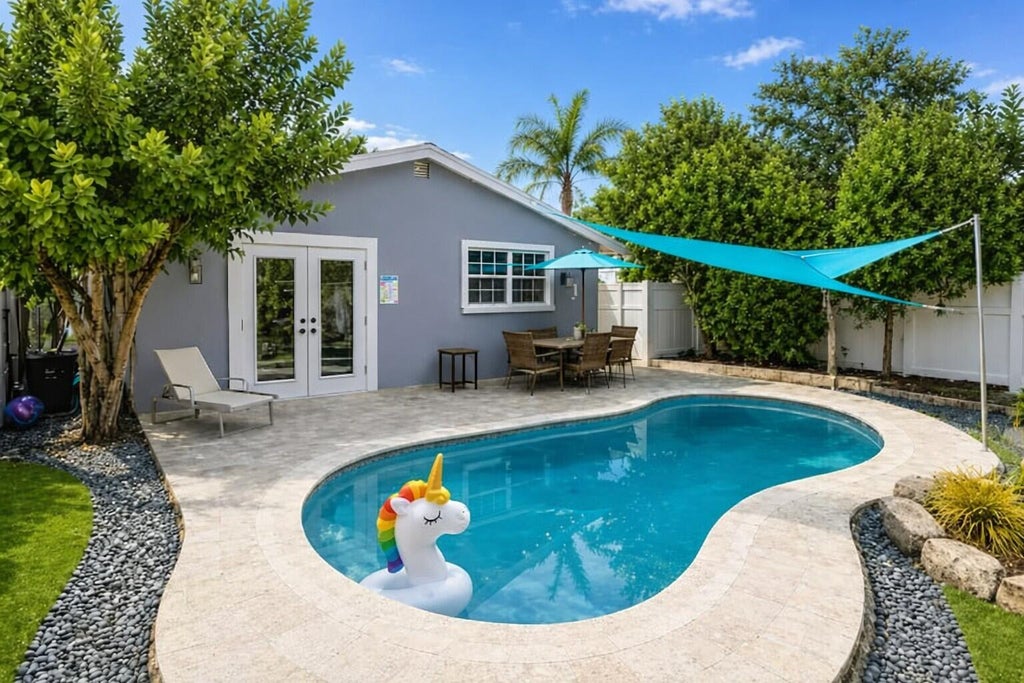 Photo of 1507 GARFIELD Street, Hollywood, FL 33020 (MLS # B26068664)